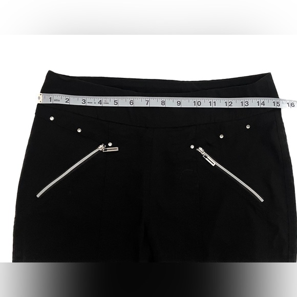 Jamie Sadock Women’s Bermuda Length Golf Shorts - Picture 2 of 5